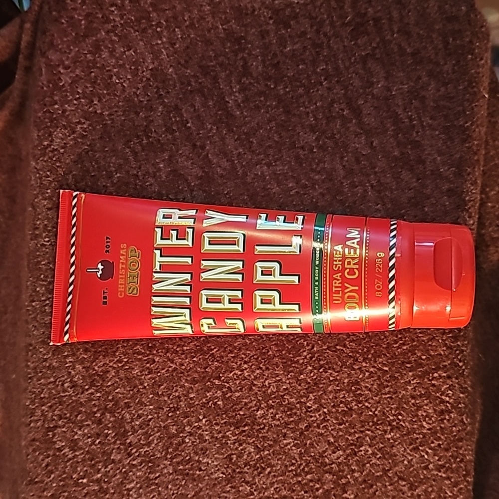 Winter Candy Apple Ultra Shea Lotion Bath & Body Works